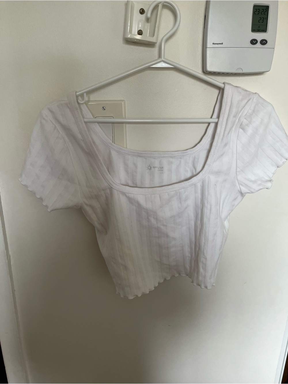 Women's White Ribbed Scoop Neck Short Sleeve Crop Top